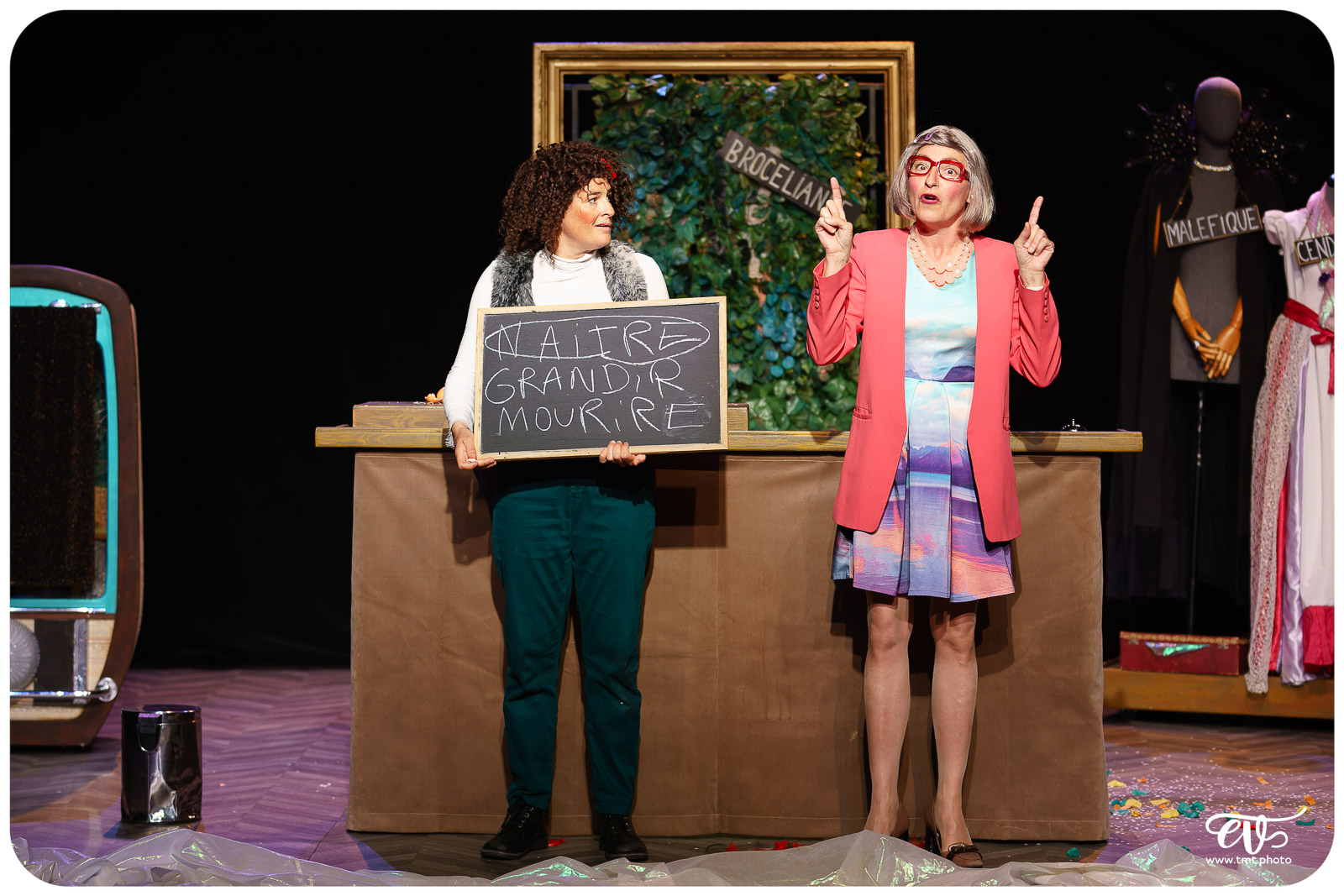 ON VOUS RACONTE DES HISTOIRES (CIE DU DÉTOUR)